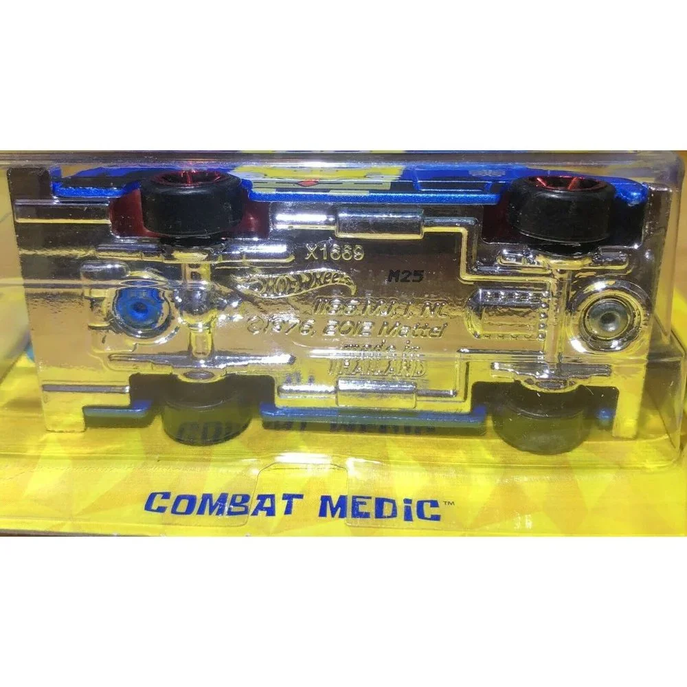 Hot Wheels SpongeBob SquarePants Combat Medic Play Collectible Blue Vehicle NIB‎